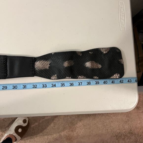 Chi Designed by Carlos Falchi Black Genuine Leather Snake Skin Belt Free Size - Picture 8 of 14